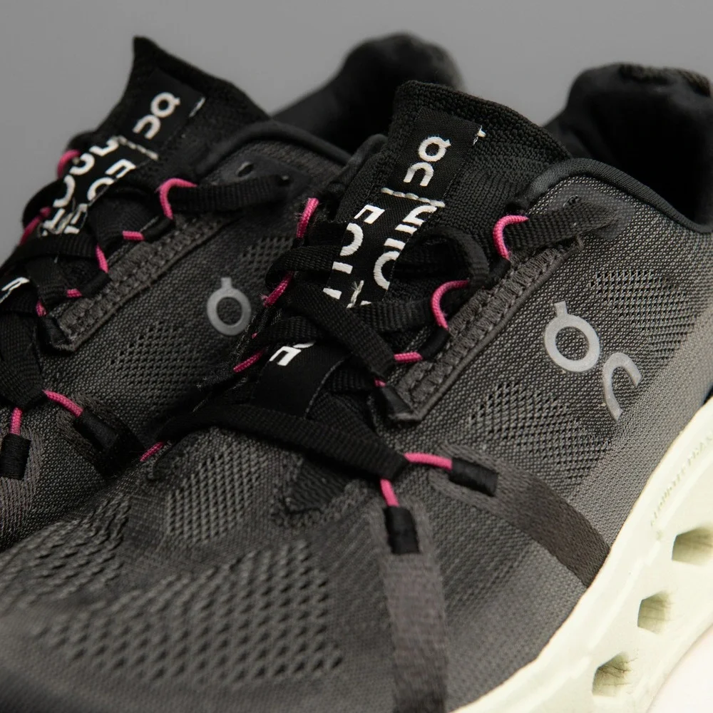 On Cloud Eclipse Running Shoes W9/M7.5 Athleisure Chunky Sneakers GorpCore Tech